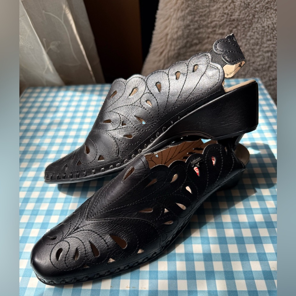 Gorgeous Pikolinos Women Size EU41/US10-10.5 NWOB Black Leather Cutout Shoes